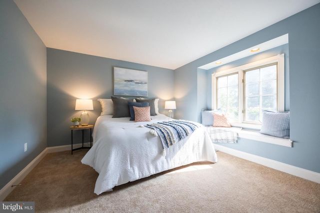 203 BARN HILL RD, West Chester, PA 19382