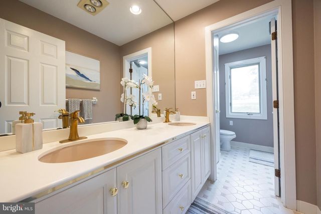 203 BARN HILL RD, West Chester, PA 19382