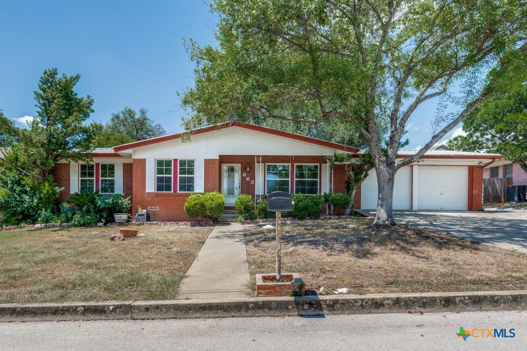 663 Lockener Avenue, New Braunfels, TX 78130
