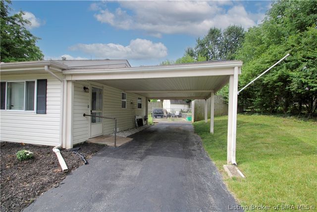 2713 Wahoo Drive, New Albany, IN 47150