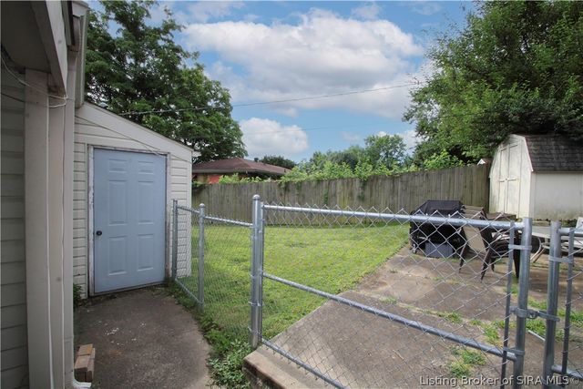 2713 Wahoo Drive, New Albany, IN 47150