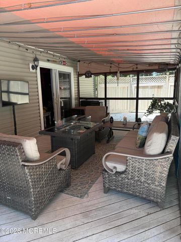 21 Howe Lane, Freehold, NJ 07728