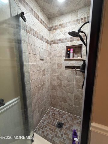 21 Howe Lane, Freehold, NJ 07728