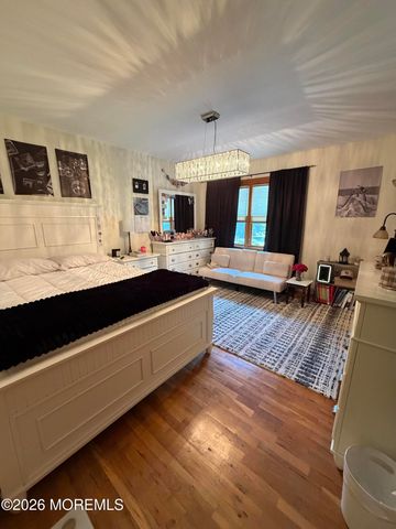 21 Howe Lane, Freehold, NJ 07728