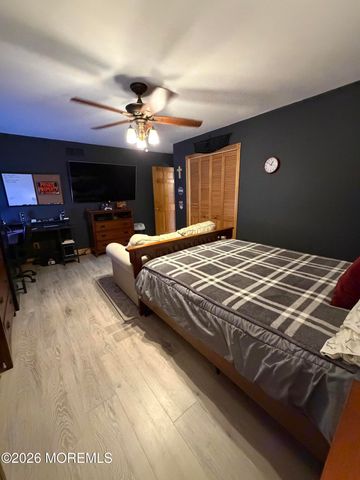 21 Howe Lane, Freehold, NJ 07728