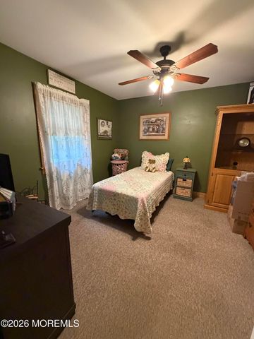 21 Howe Lane, Freehold, NJ 07728
