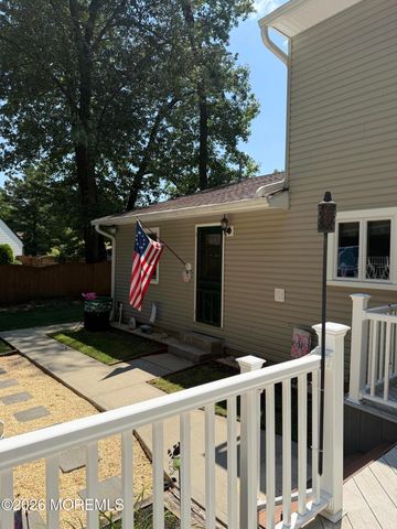 21 Howe Lane, Freehold, NJ 07728