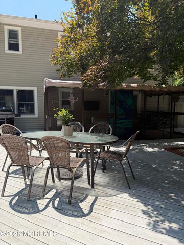 21 Howe Lane, Freehold, NJ 07728