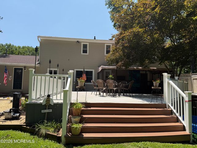 21 Howe Lane, Freehold, NJ 07728