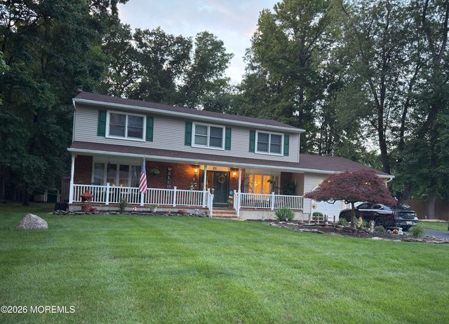 21 Howe Lane, Freehold, NJ 07728