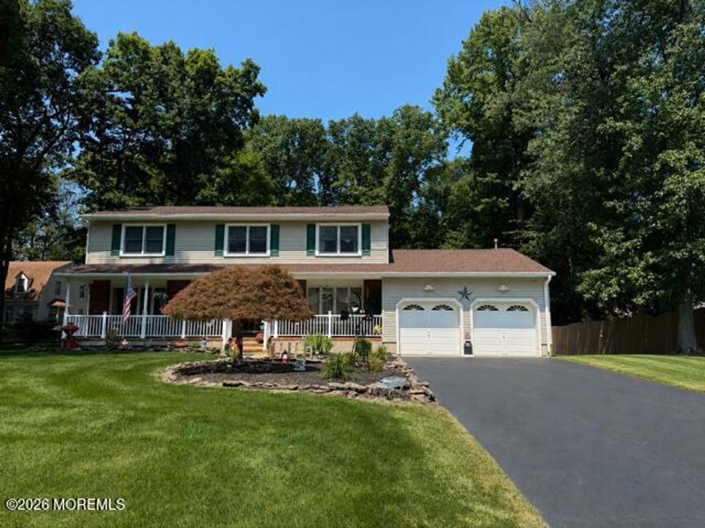 21 Howe Lane, Freehold, NJ 07728