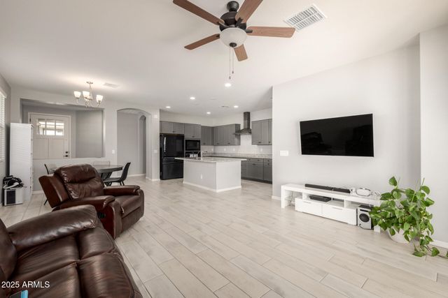 3541 W DREAMY DRAW Drive, San Tan Valley, AZ 85144