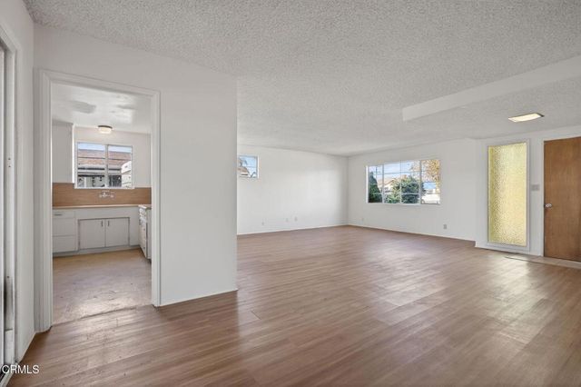 722 W Robert Avenue, Oxnard, CA 93030