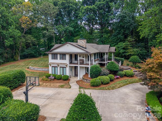 2206 Hillside Drive, Dallas, NC 28034