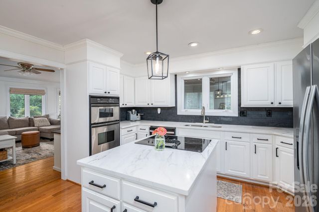 2206 Hillside Drive, Dallas, NC 28034