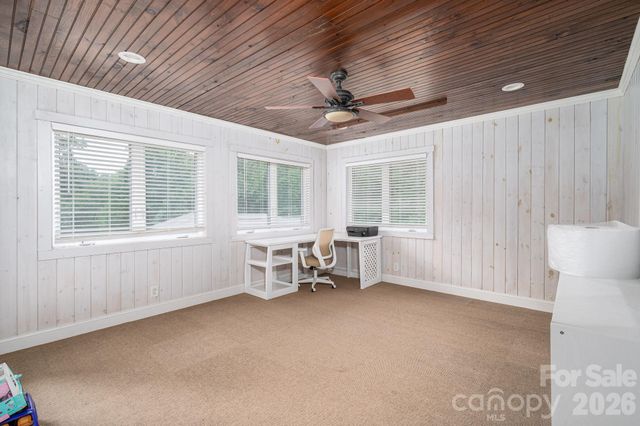 2206 Hillside Drive, Dallas, NC 28034