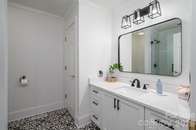2206 Hillside Drive, Dallas, NC 28034