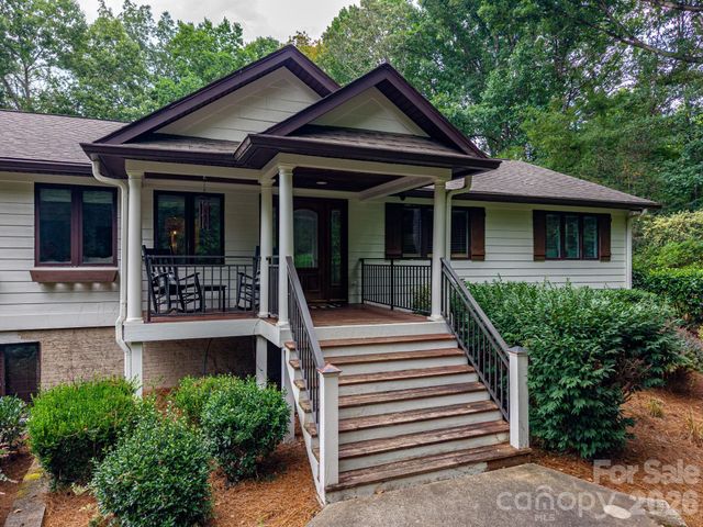 2206 Hillside Drive, Dallas, NC 28034