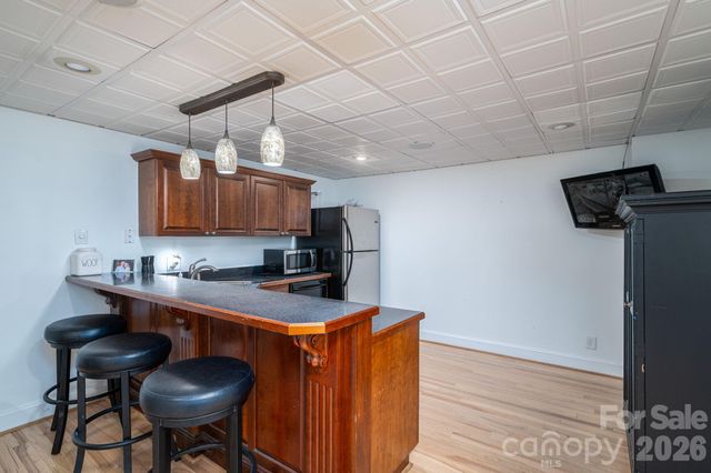 2206 Hillside Drive, Dallas, NC 28034