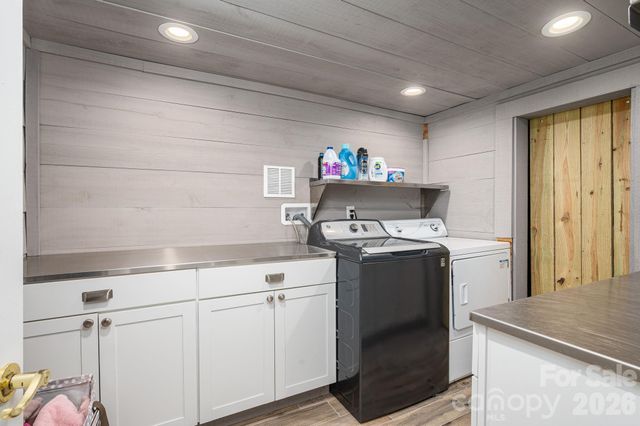 2206 Hillside Drive, Dallas, NC 28034