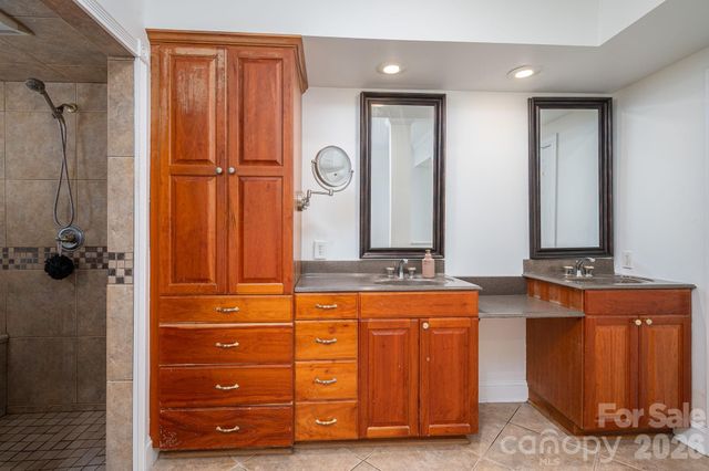 2206 Hillside Drive, Dallas, NC 28034