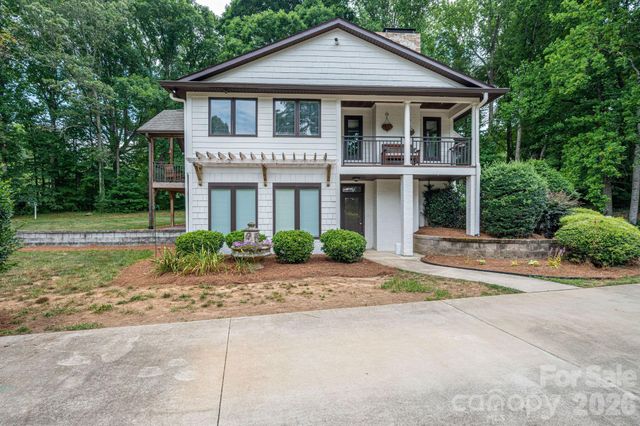 2206 Hillside Drive, Dallas, NC 28034