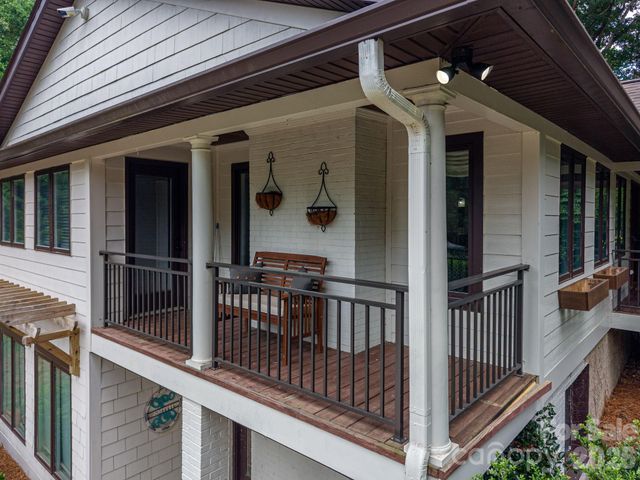 2206 Hillside Drive, Dallas, NC 28034