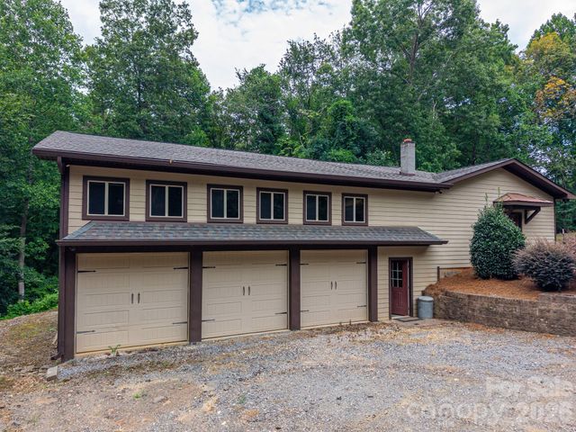 2206 Hillside Drive, Dallas, NC 28034