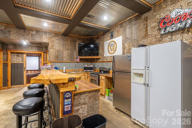 2206 Hillside Drive, Dallas, NC 28034