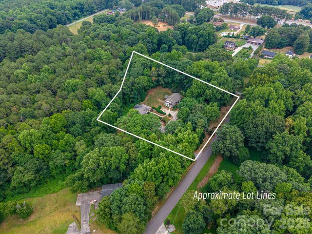 2206 Hillside Drive, Dallas, NC 28034