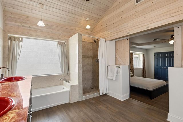 1053 Paradise Cove Road, Pottsboro, TX 75076