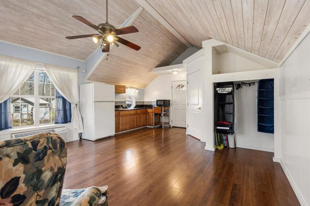 1053 Paradise Cove Road, Pottsboro, TX 75076