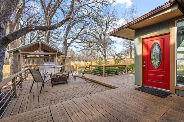 1053 Paradise Cove Road, Pottsboro, TX 75076