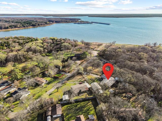 1053 Paradise Cove Road, Pottsboro, TX 75076