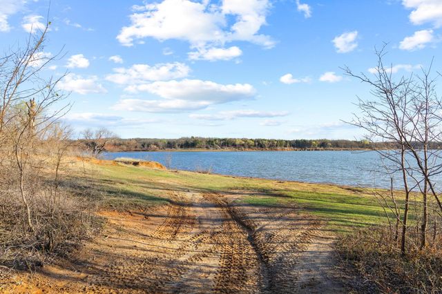 1053 Paradise Cove Road, Pottsboro, TX 75076
