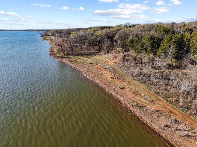 1053 Paradise Cove Road, Pottsboro, TX 75076