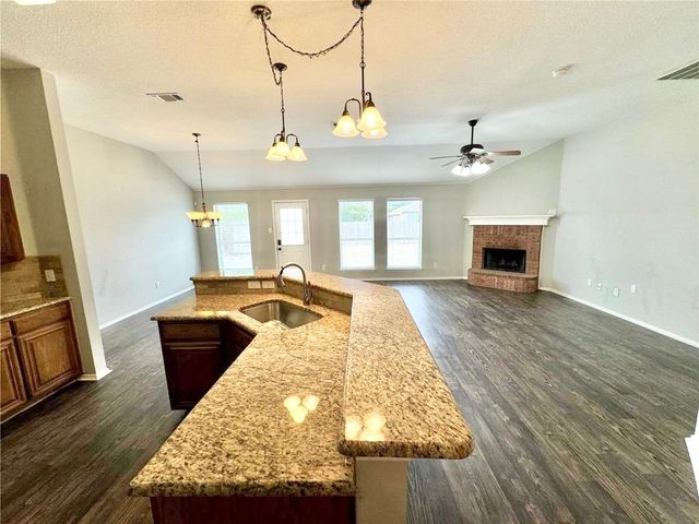 201 Mckamy Boulevard, Denton, TX 76207