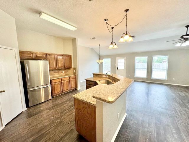 201 Mckamy Boulevard, Denton, TX 76207