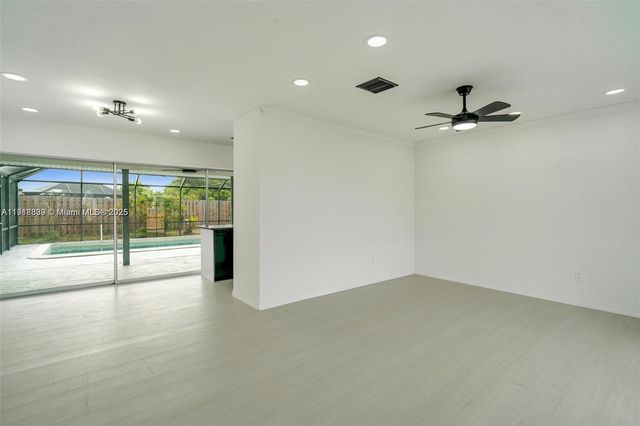 957 Great Falls Ter Nw, Port Charlotte, FL 33948