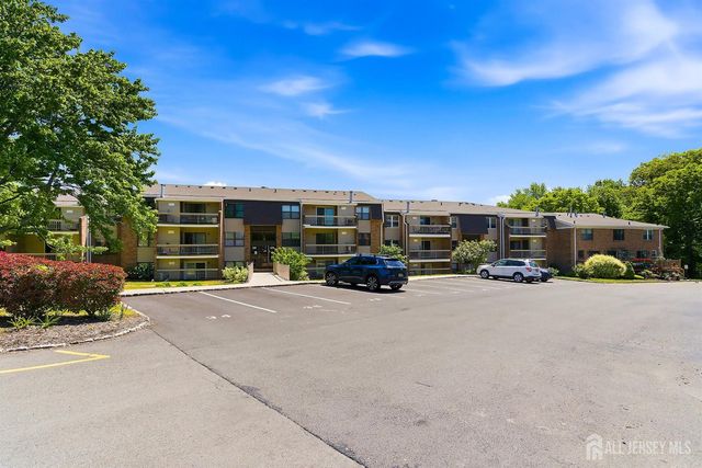 324 Sharon Garden Court, Woodbridge Proper, NJ 07095