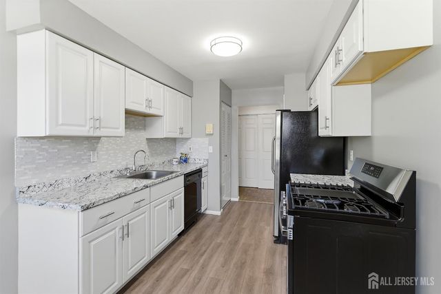 324 Sharon Garden Court, Woodbridge Proper, NJ 07095