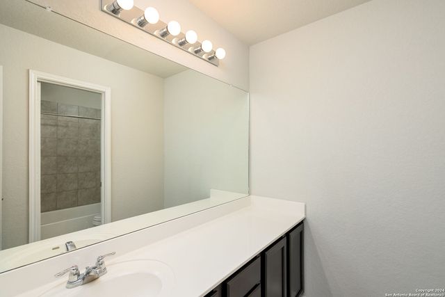 140 Hunters Spg, San Antonio, TX 78253