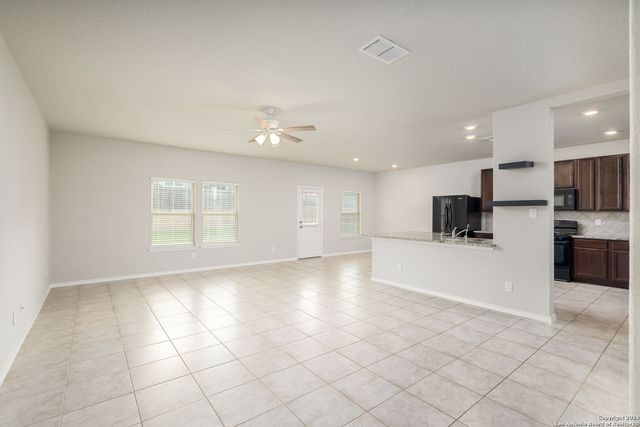 140 Hunters Spg, San Antonio, TX 78253