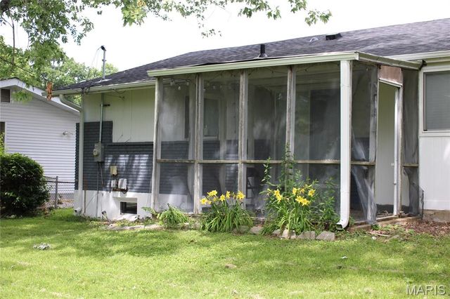 10528 Langford Drive, St Louis, MO 63136