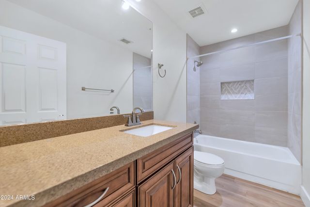 1706 E Windsong Drive, Phoenix, AZ 85048