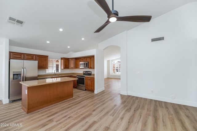 1706 E Windsong Drive, Phoenix, AZ 85048