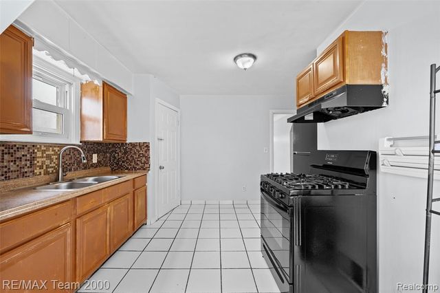 6244 Kendal Street, Dearborn, MI 48126