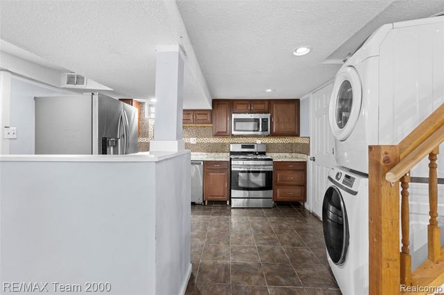 6244 Kendal Street, Dearborn, MI 48126