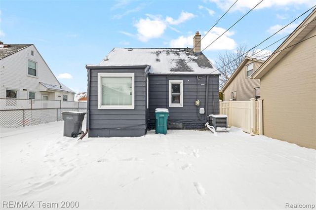 6244 Kendal Street, Dearborn, MI 48126