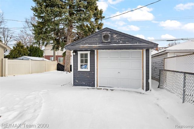 6244 Kendal Street, Dearborn, MI 48126